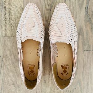 Men’s Dandy Del Mar Huaraches. Pinkish tan color. Never worn